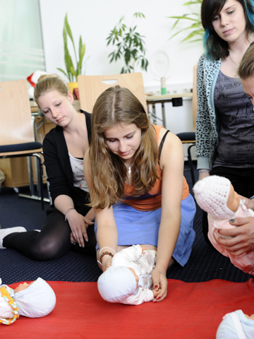 DRK Generalsekretariat Fit für's Babysitting DRK, Babysitting